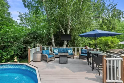 2816  Woodridge Ct, Waukesha, WI 53188 - Photo 9