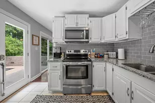 2816 Woodridge Ct, Waukesha, WI 53188 - Photo 11
