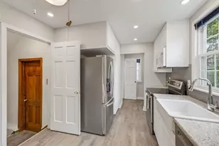 4623 N Idlewild Ave, Whitefish Bay, WI 53211 - Photo 9