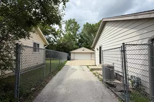 9812 W Darnel Ave, Milwaukee, WI 53224 - Photo 5