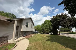 9812 W Darnel Ave, Milwaukee, WI 53224 - Photo 3