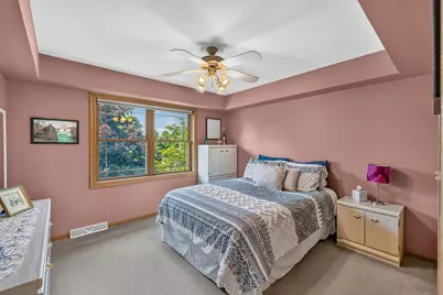 952  Arlon Ct, Belgium, WI 53004 - Photo 25