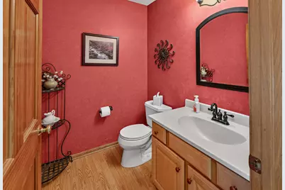 952  Arlon Ct, Belgium, WI 53004 - Photo 17
