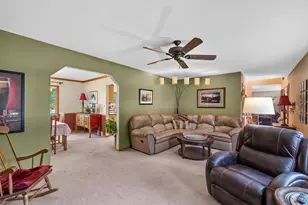 952 Arlon Ct, Belgium, WI 53004 - Photo 5