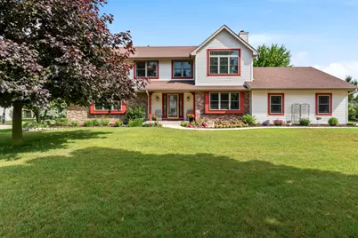 952  Arlon Ct, Belgium, WI 53004 - Photo 1