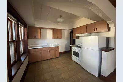 5219 S Lake Dr, Cudahy, WI 53110 - Photo 3