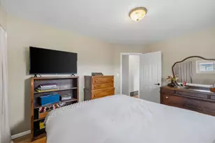 8013 W Waterford Ave, Milwaukee, WI 53220 - Photo 11