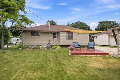 8013 W Waterford Ave, Milwaukee, WI 53220 - Photo 25