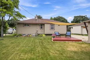 8013 W Waterford Ave, Milwaukee, WI 53220 - Photo 25
