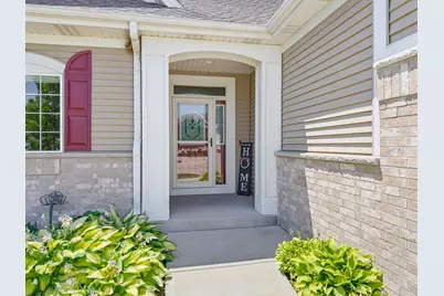 2408  Deercrest Ct, Waukesha, WI 53188 - Photo 3