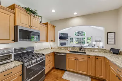 2408  Deercrest Ct, Waukesha, WI 53188 - Photo 7