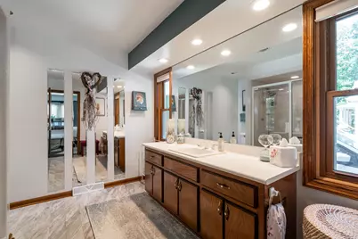 9380 S 15th Ave, Oak Creek, WI 53154 - Photo 9