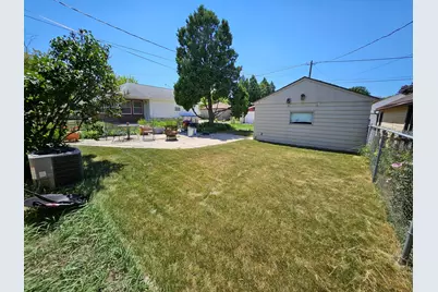 3255 S Austin St, Milwaukee, WI 53207 - Photo 33