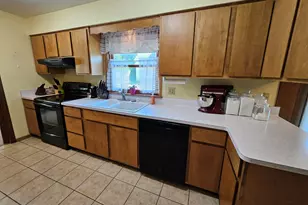 3255 S Austin St, Milwaukee, WI 53207 - Photo 21