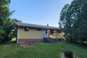 296 Connie Dr, Newburg, WI 53090 - Photo 17