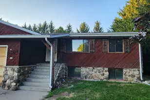 296 Connie Dr, Newburg, WI 53090 - Photo 1