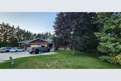 296  Connie Dr #294, Newburg, WI 53090 - Photo 3