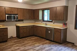 296 Connie Dr, Newburg, WI 53090 - Photo 7
