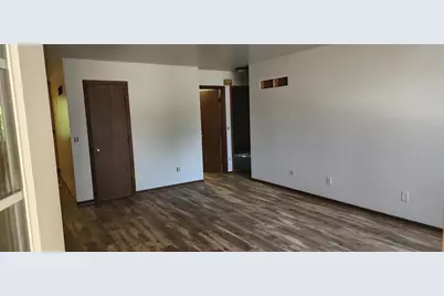 296  Connie Dr #294, Newburg, WI 53090 - Photo 5