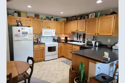 519  Betzer Rd #B, Delavan, WI 53115 - Photo 3