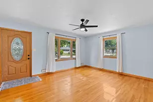 843 E Doty Pl, Milwaukee, WI 53207 - Photo 3