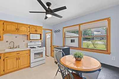 843 E Doty Pl, Milwaukee, WI 53207 - Photo 5