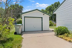843 E Doty Pl, Milwaukee, WI 53207 - Photo 23