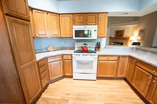 W173N7930 Bluejay Ct, Menomonee Falls, WI 53051 - Photo 9
