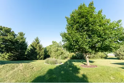 W173N7930  Bluejay Ct, Menomonee Falls, WI 53051 - Photo 39