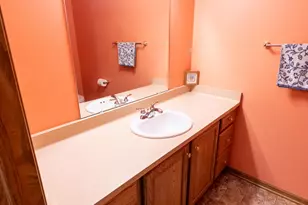 W173N7930 Bluejay Ct, Menomonee Falls, WI 53051 - Photo 21