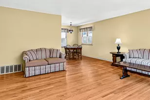 726 N Glenn Dr, Waukesha, WI 53188 - Photo 3