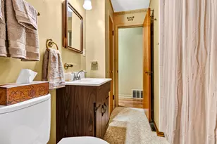 726 N Glenn Dr, Waukesha, WI 53188 - Photo 25