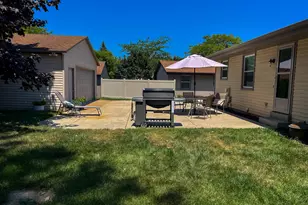 8642 S Fenway Ct, Oak Creek, WI 53154 - Photo 19