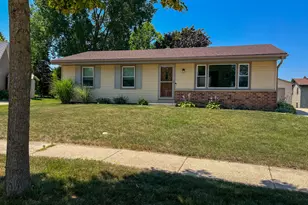 8642 S Fenway Ct, Oak Creek, WI 53154 - Photo 1