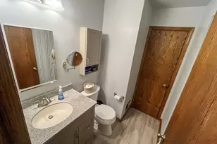 8642 S Fenway Ct, Oak Creek, WI 53154 - Photo 15
