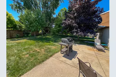 8642 S Fenway Ct, Oak Creek, WI 53154 - Photo 21