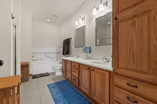W232N3080 Emerald Ln, Pewaukee, WI 53072 - Photo 21