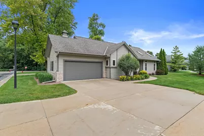 W232N3080  Emerald Ln #B, Pewaukee, WI 53072 - Photo 3