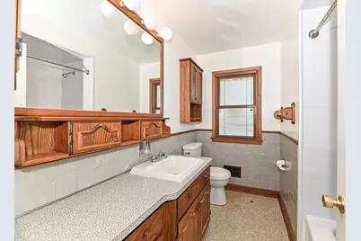 2906  Delaware Ave, Racine, WI 53403 - Photo 15