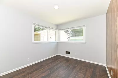 2906  Delaware Ave, Racine, WI 53403 - Photo 9