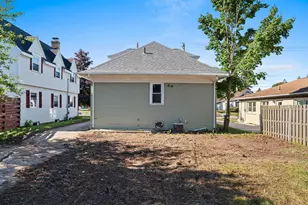 1718 28th St, Two Rivers, WI 54241 - Photo 33