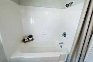 5821 W Keefe Ave, Milwaukee, WI 53216 - Photo 17