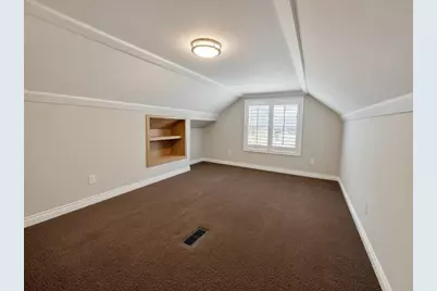 5821 W Keefe Ave, Milwaukee, WI 53216 - Photo 15