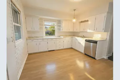 5821 W Keefe Ave, Milwaukee, WI 53216 - Photo 9