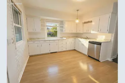 5821 W Keefe Ave, Milwaukee, WI 53216 - Photo 9