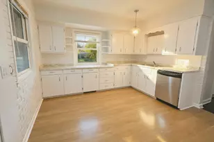 5821 W Keefe Ave, Milwaukee, WI 53216 - Photo 9