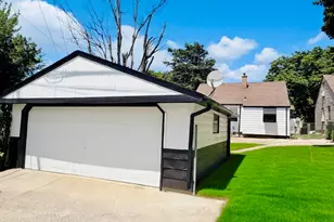 5821 W Keefe Ave, Milwaukee, WI 53216 - Photo 23