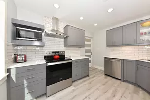 3567 N Murray Ave, Shorewood, WI 53211 - Photo 9