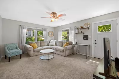 1128  Lindbergh Ave, Waukesha, WI 53188 - Photo 5