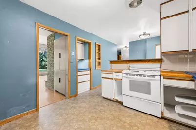 810 E Fairy Chasm Rd, Bayside, WI 53217 - Photo 19
